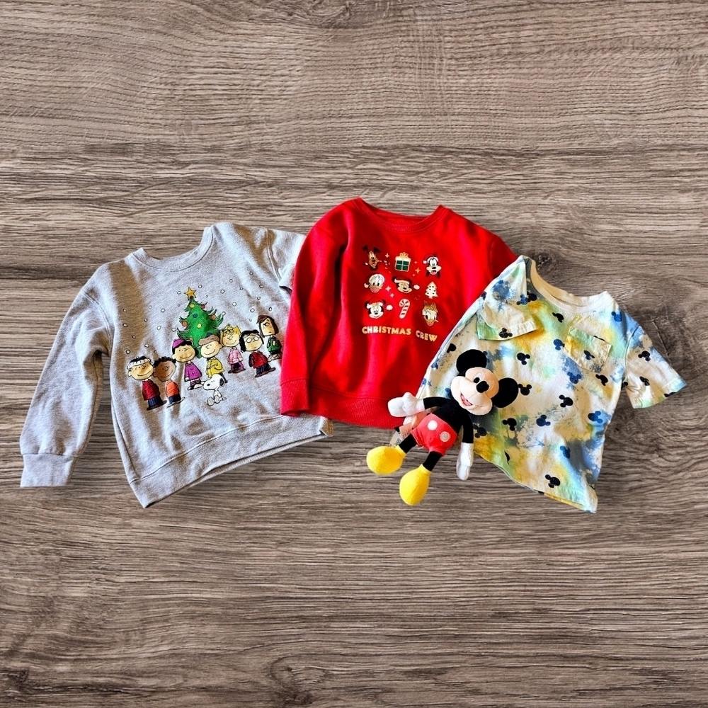 Kids Holiday Sweater/tshirt Bundle ➕️ Free Gift